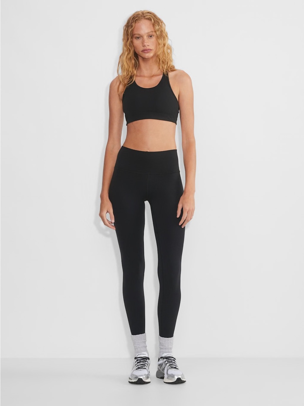 NWT - Aritzia Golden Powersculpt Cheeky High Rise Legging - Black - Size 6